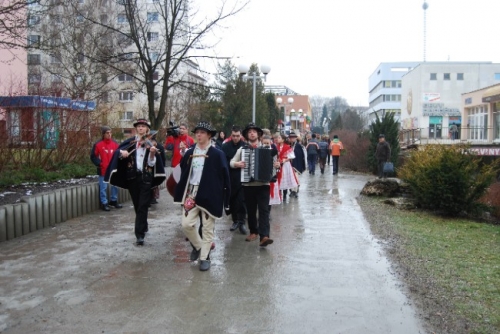 200802151240080.06_pochovavanie_basy_02