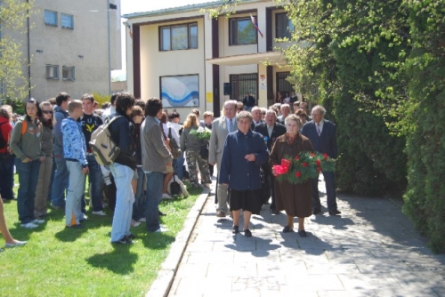 200805151316200.19_kladenie_vencov_dsc_0027