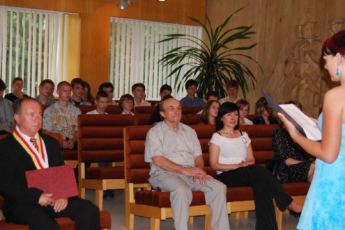 200807031518100.deviataci1