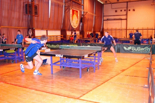 200811131318140.44_stolny_tenis_dsc_0008