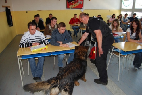 200905081109230.18_policia_kontrola_1