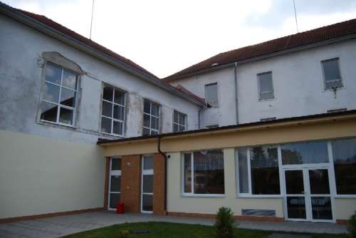 200910092142250.gymnazium_1