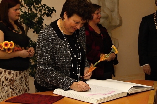 201104011317350.img_8408