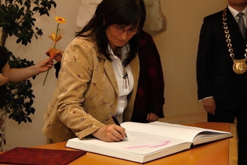 201104011317350.img_8409