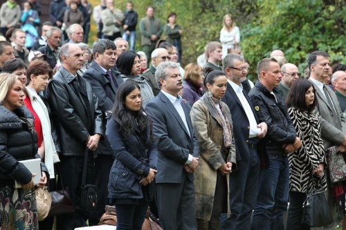 201210021537530.img_1854