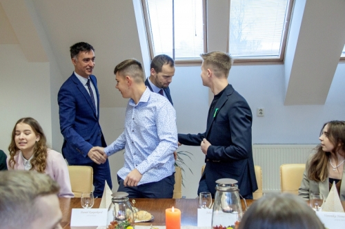 202211162011110.ranajky-021