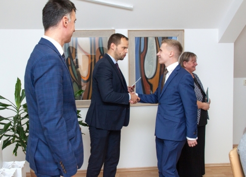 202211162011110.ranajky-051