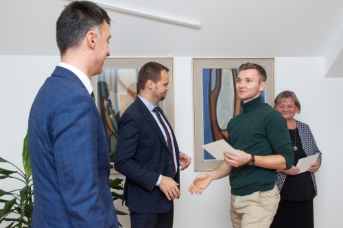 202211162011110.ranajky-056