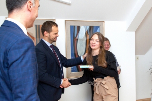 202211162011110.ranajky-063