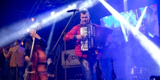 Piatkový večer na jarmoku patril Kollárovcom a kapele Mňága a Žďorp – fotografia 7