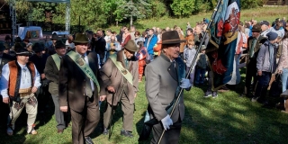 Na Hubertovských slávnostiach pasovali lovca i varili guľáš – fotografia 16