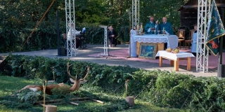 Na Hubertovských slávnostiach pasovali lovca i varili guľáš – fotografia 14