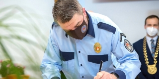 Mestská polícia slúži ľuďom už 30 rokov – fotografia 1
