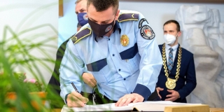 Mestská polícia slúži ľuďom už 30 rokov – fotografia 7