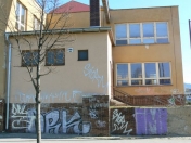 v Niektorí školáci všeobecne odmietajú vandalizmus, ale v názoroch na sprejerské prejavy sa líšia. Mnohí tvorbu grafitov pokladajú za životný štýl či umenie. Sú však tieto umením?
