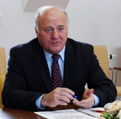 200810091517050.39_rozhovor_v_j_0053