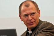 200902081148490.aakimjak