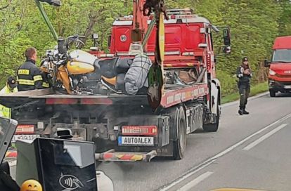Preletel cez strminu, skončil v nemocnici! Polícia zverejnila Desatoro motorkára